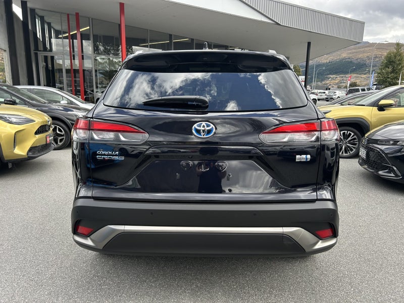 2022 Toyota Corolla Cross Z AWD hybrid image 5