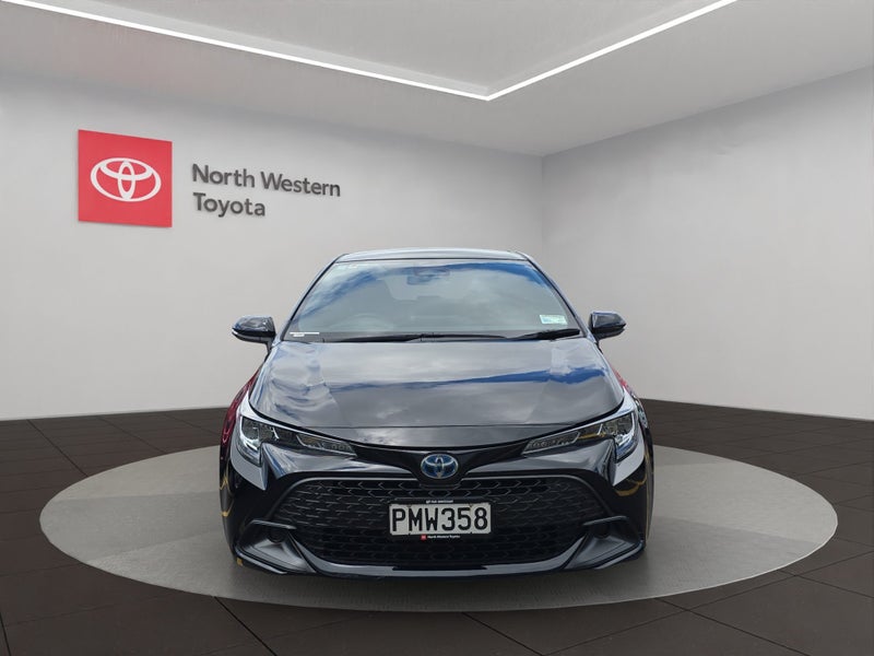2022 Toyota Corolla GX 1.8L Hybrid 2WD Hatchback image 2