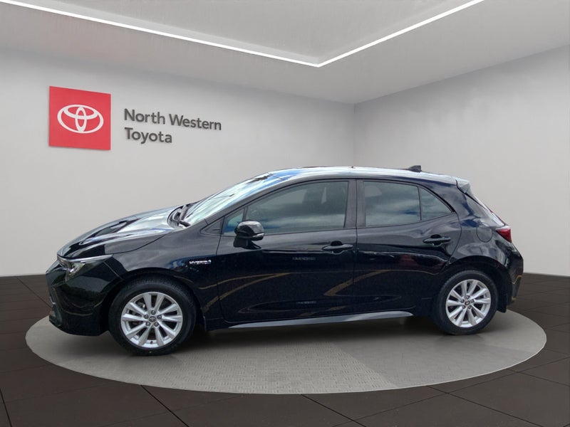 2022 Toyota Corolla GX 1.8L Hybrid 2WD Hatchback image 4
