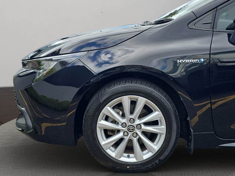 2022 Toyota Corolla GX 1.8L Hybrid 2WD Hatchback image 5