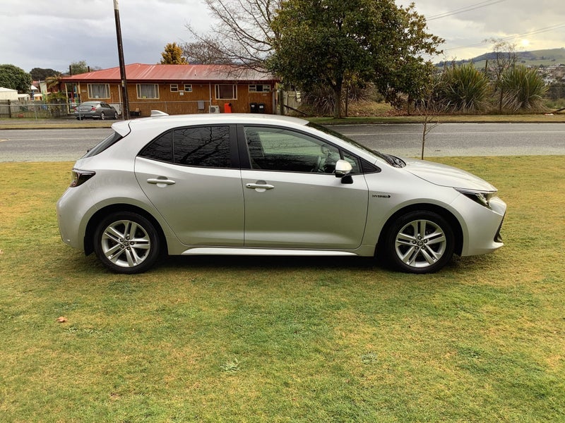 2022 Toyota Corolla GX 1.8P Hybrid Electric Vehice image 4