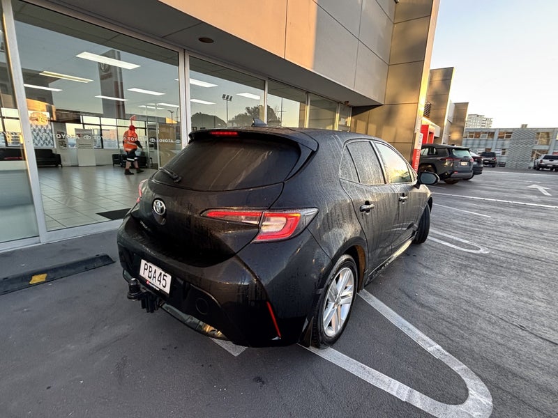 2022 Toyota Corolla GX 2.0 PETROL ECONOMICAL HATCH image 3