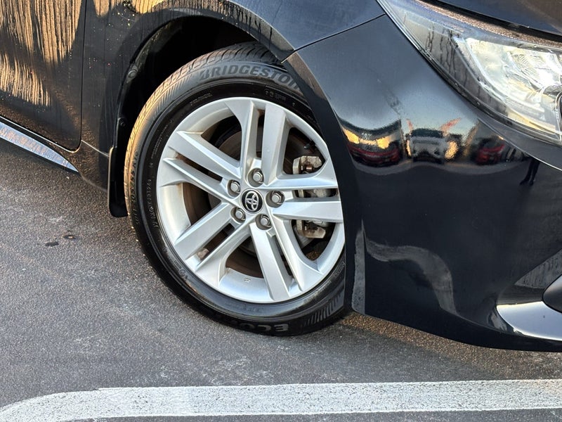 2022 Toyota Corolla GX 2.0 PETROL ECONOMICAL HATCH image 5