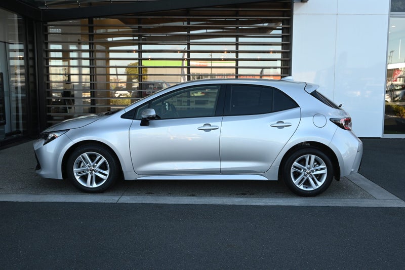 2022 Toyota Corolla GX 2.0 Petrol FWD Hatchback image 3