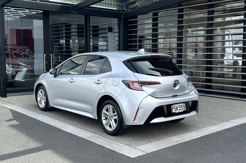 2022 Toyota Corolla GX 2.0 Petrol FWD Hatchback image 2