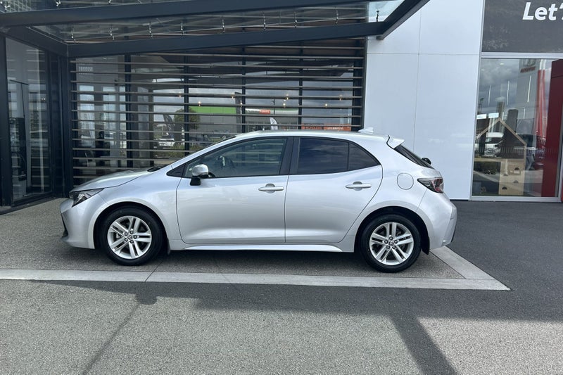 2022 Toyota Corolla GX 2.0 Petrol FWD Hatchback image 3