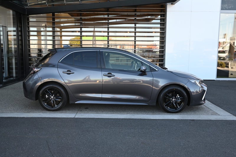 2022 Toyota Corolla Sport 1.8 Petrol Hybrid G F... image 5