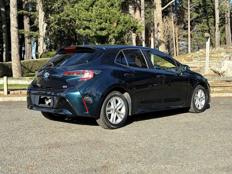 2022 Toyota Corolla Sport G Hybrid image 3