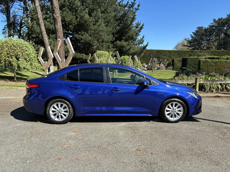 2022 Toyota Corolla SX Hybrid image 2