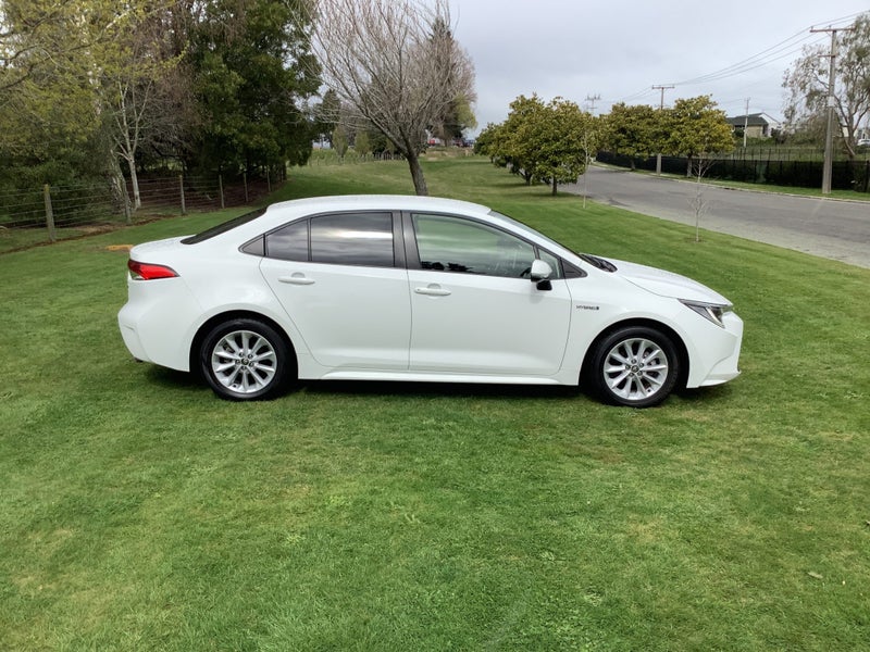 2022 Toyota Corolla SX Sedan 1.8L Hybrid Electr... image 4