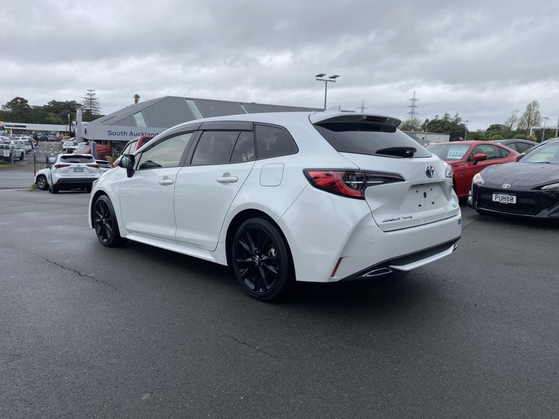 2022 Toyota Corolla Touring 1.8 HV WxB 50 Milli... image 4