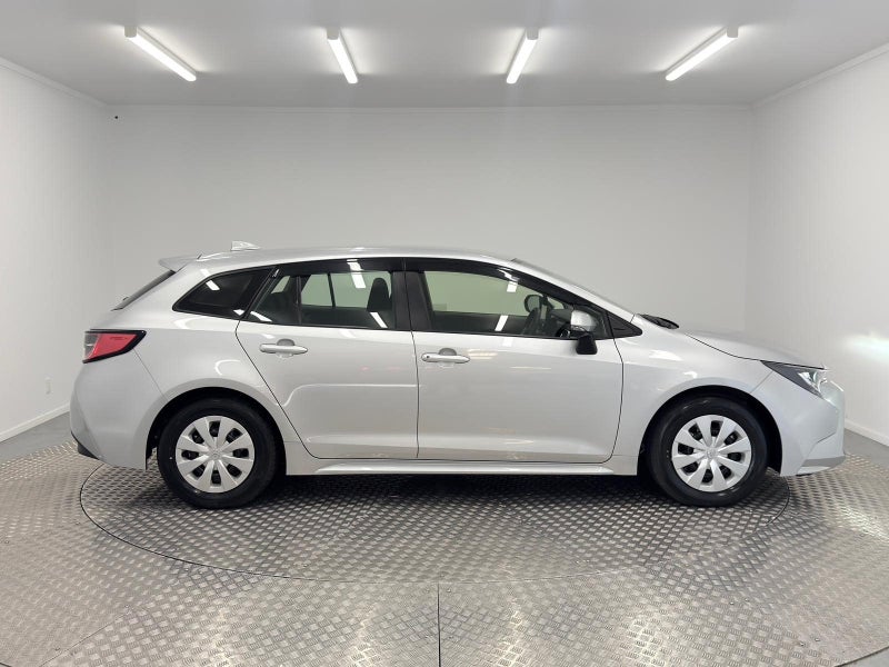 2022 Toyota Corolla Touring 1.8 Hybrid G image 2