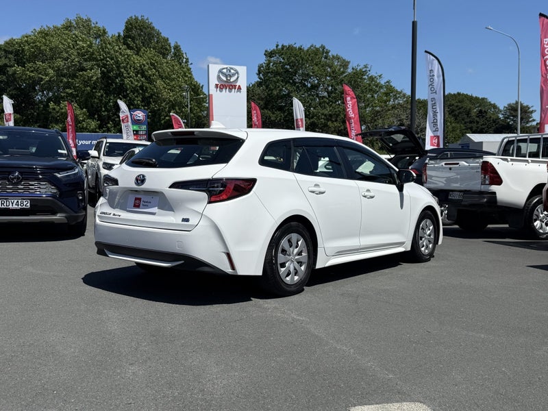 2022 Toyota Corolla Touring 1.8 Hybrid G X image 3