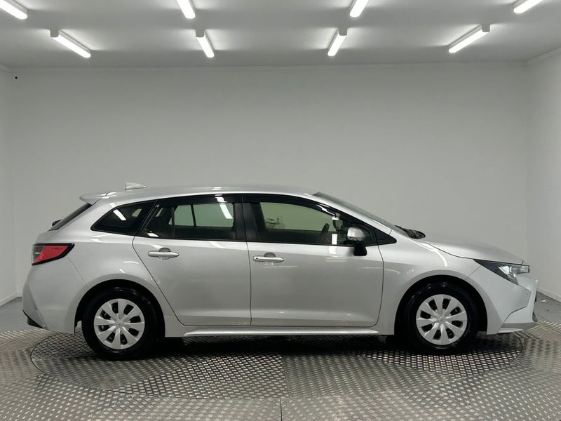 2022 Toyota Corolla Touring 1.8 Hybrid G X image 2