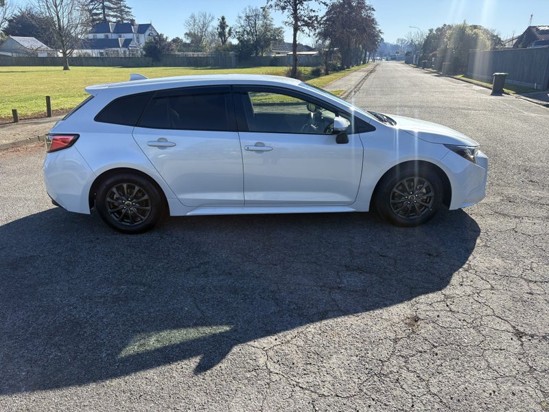 2022 Toyota Corolla Touring 1.8 Hybrid G X 5 Dr... image 3