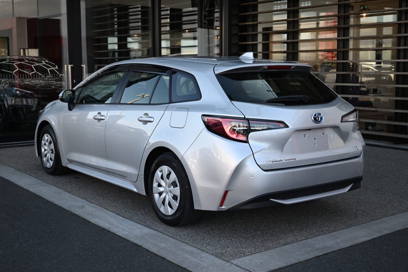 2022 Toyota Corolla Touring 1.8 Hybrid G X FWD... image 4