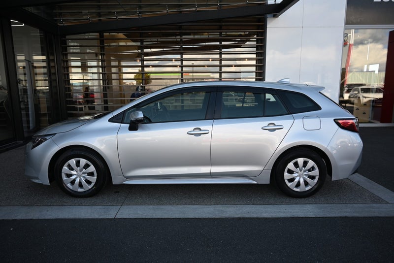 2022 Toyota Corolla Touring 1.8 Hybrid G X FWD... image 5