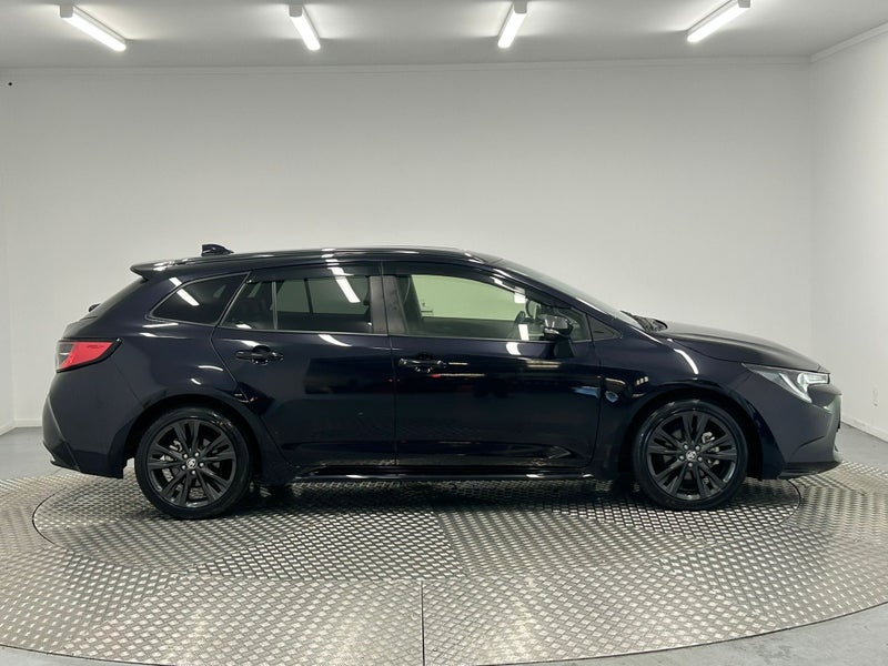 2022 Toyota Corolla Touring 1.8 Hybrid Wagon image 2