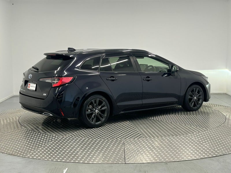 2022 Toyota Corolla Touring 1.8 Hybrid Wagon image 3