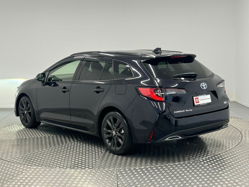 2022 Toyota Corolla Touring 1.8 Hybrid Wagon image 5