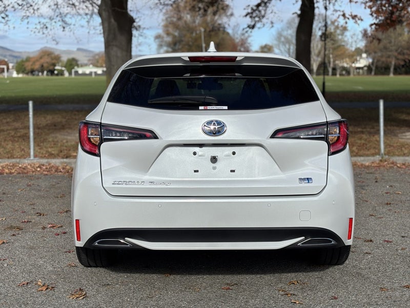 2022 Toyota Corolla Touring 1.8 Hybrid Wagon image 4