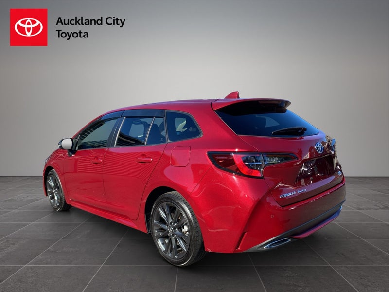 2022 Toyota Corolla Touring 1.8 Hybrid WxB 5 Dr... image 5