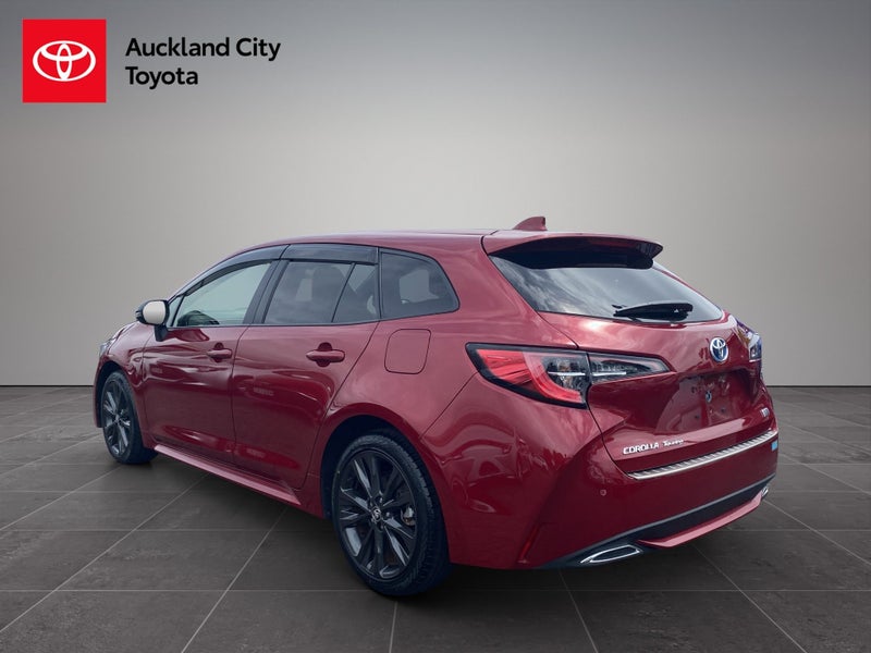 2022 Toyota Corolla Touring 1.8 Hybrid WxB 5 Dr... image 5