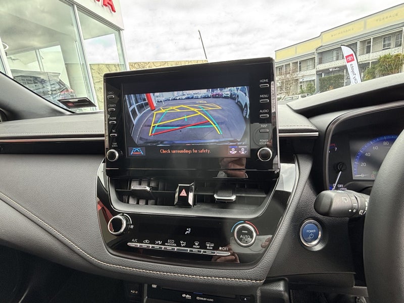 2022 Toyota Corolla Touring 1.8 Hybrid WxB image 2