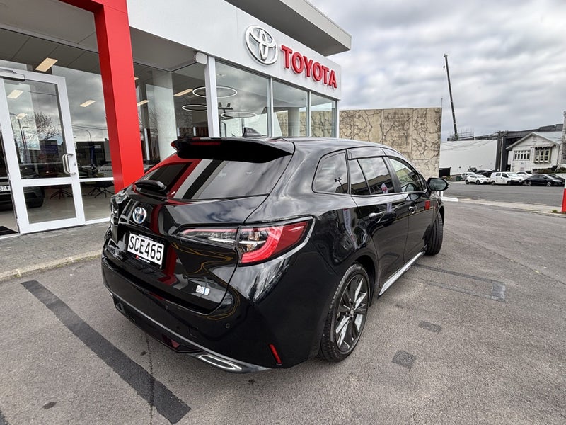 2022 Toyota Corolla Touring 1.8 Hybrid WxB image 3