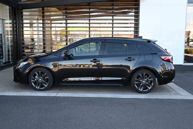 2022 Toyota Corolla Touring 1.8 Petrol Hybrid W... image 3