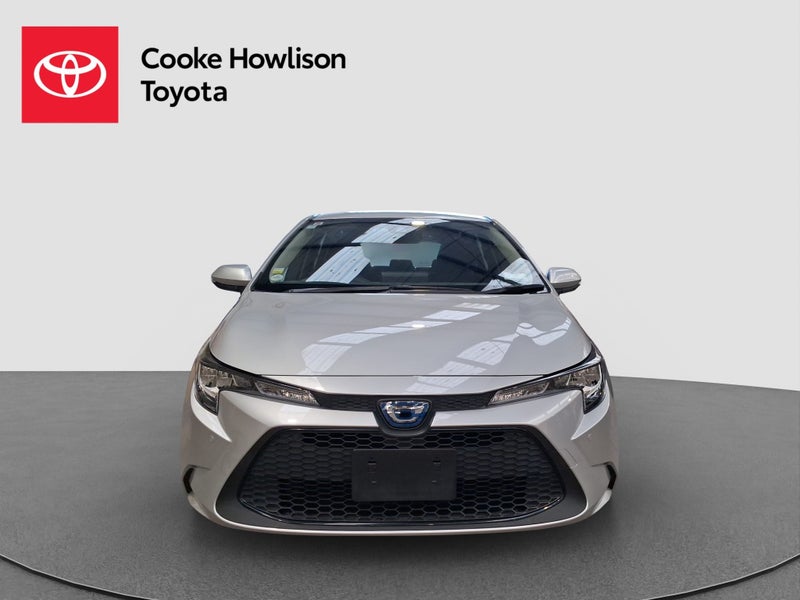 2022 Toyota Corolla Touring 1.8L image 2