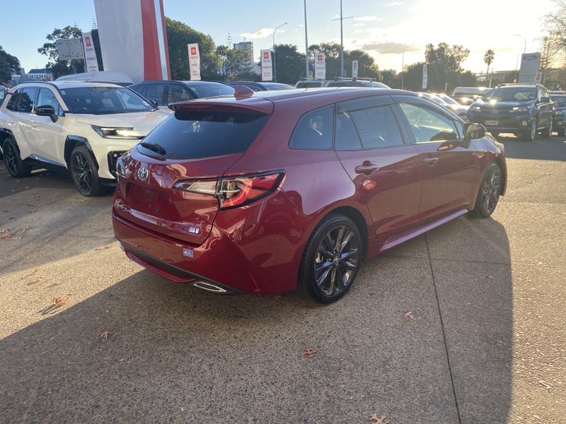 2022 Toyota Corolla Touring 1.8P Hybrid WxB Wagon image 2