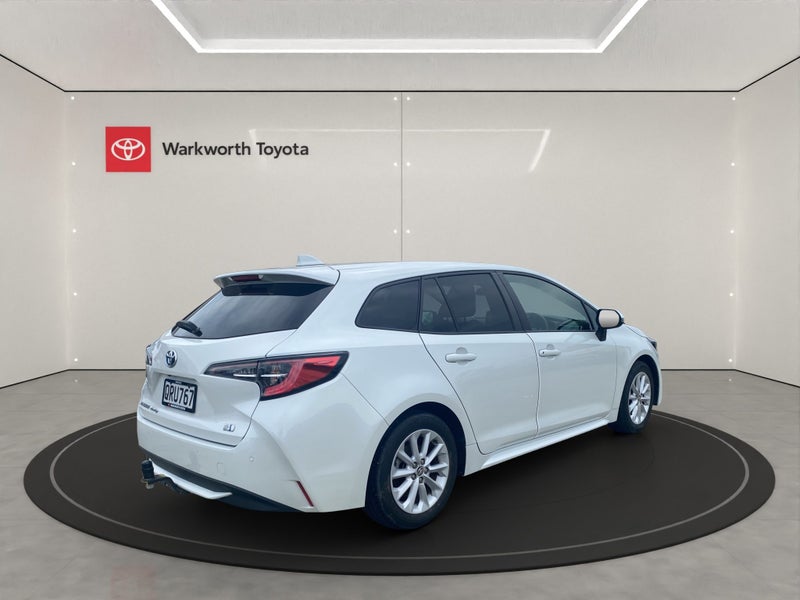 2022 Toyota Corolla Touring image 3