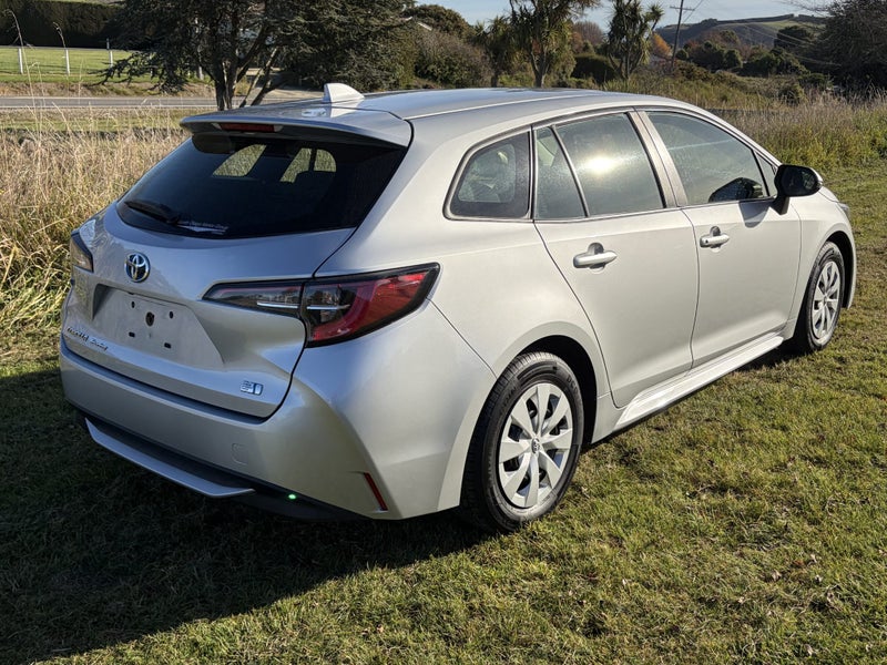 2022 Toyota Corolla Touring GX image 3