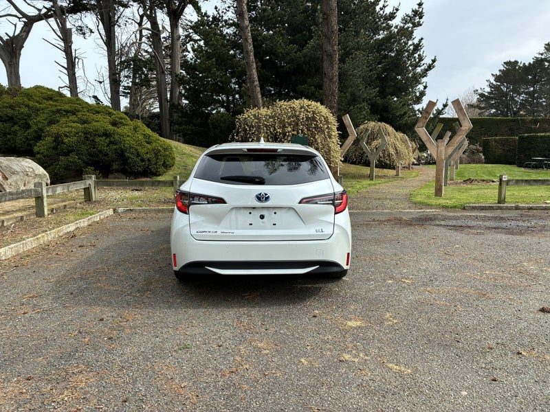 2022 Toyota Corolla Touring Hybrid image 4