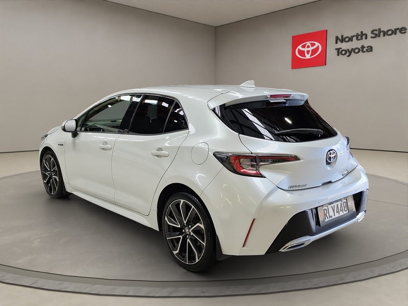 2022 Toyota Corolla ZR 1.8L Hybrid 2WD Hatchback image 5