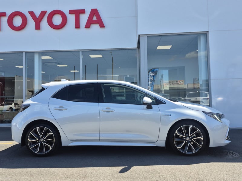 2022 Toyota Corolla ZR 1.8P HV CVT FWD HYBRID image 2