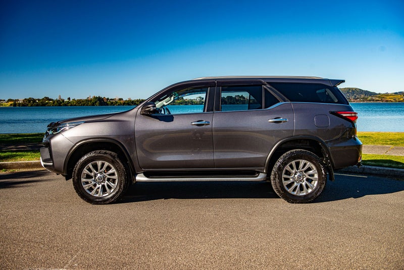2022 Toyota Fortuner Limited 2.8DT 4WD image 5