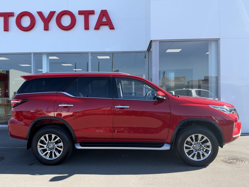 2022 Toyota Fortuner Limited 2.8DT 4WD Auto image 2