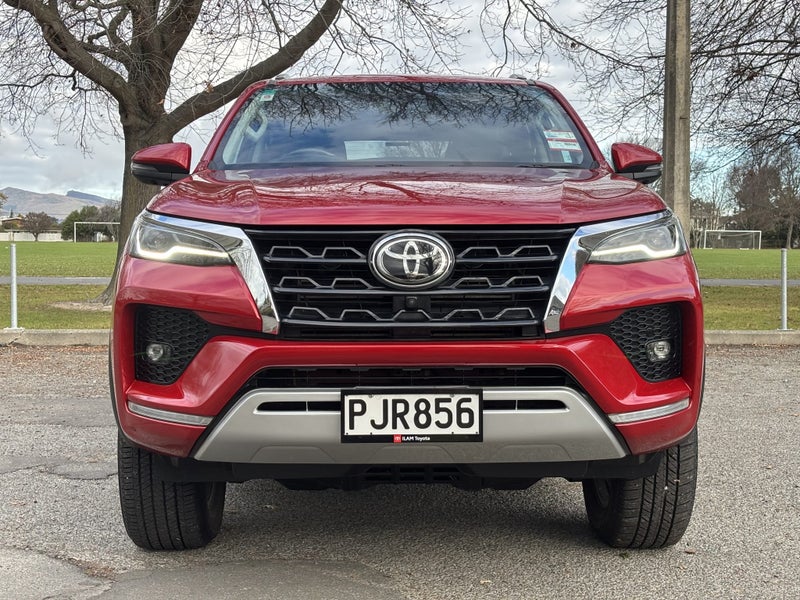 2022 Toyota Fortuner Limited 2.8DT 6AT 4WD image 2