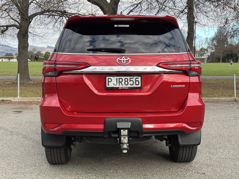 2022 Toyota Fortuner Limited 2.8DT 6AT 4WD image 4