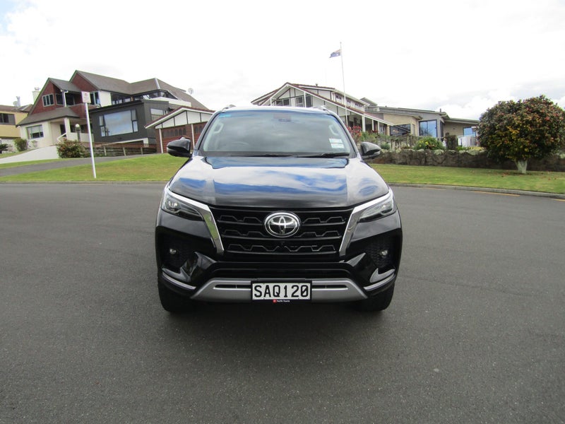 2022 Toyota Fortuner Limited 2.8DT 6AT 4WD image 2