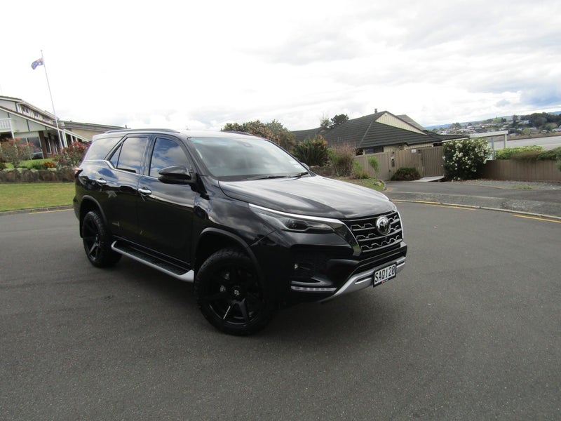 2022 Toyota Fortuner Limited 2.8DT 6AT 4WD image 3