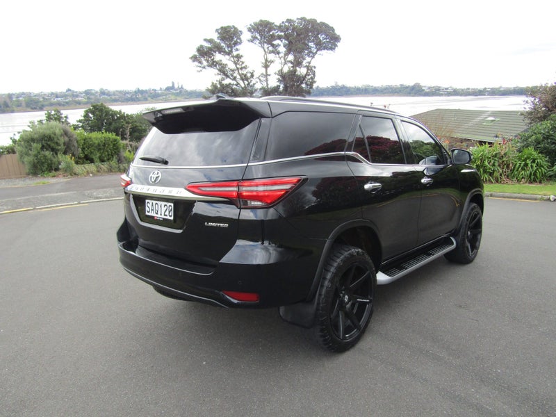 2022 Toyota Fortuner Limited 2.8DT 6AT 4WD image 5