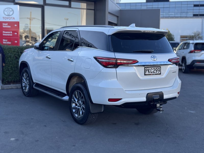 2022 Toyota Fortuner Limited 2.8DT 6AT 4WD, Lea... image 5