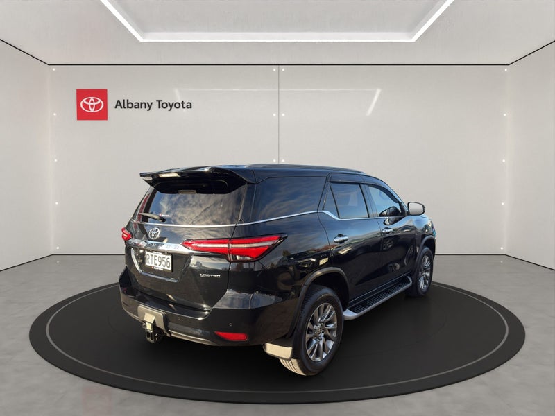 2022 Toyota Fortuner Limited 2.8DT 6AT 4WD WG/5... image 3