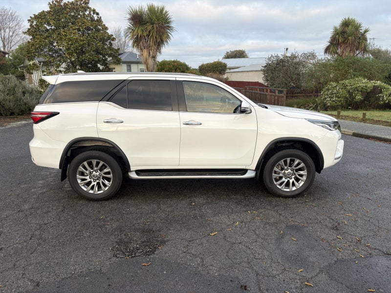 2022 Toyota Fortuner Limited 2.8DT 6AT 4WD WG/5... image 3