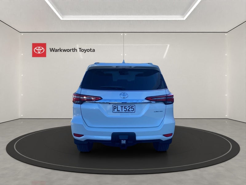2022 Toyota Fortuner Limited 2.8DT 6AT 4WD WG/5... image 4