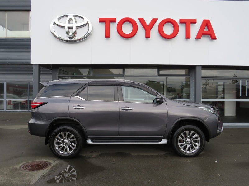 2022 Toyota Fortuner Limited 2.8DT image 4