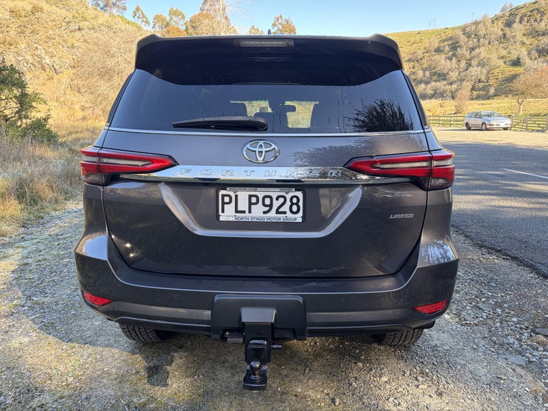 2022 Toyota Fortuner Limited image 4